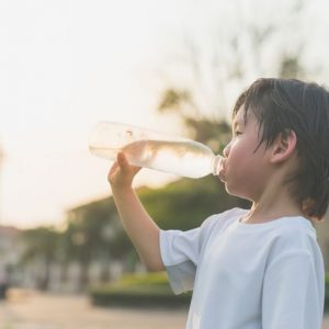 Consigli per tenere i bambini al sicuro all’aperto